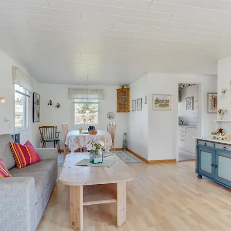 Ingebritt - 1-5km From The Sea By Interhome 布洛克胡斯