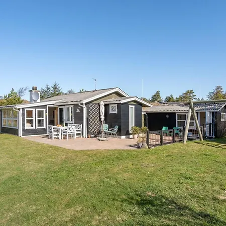 度假居 Ingebritt - 1-5km From The Sea By Interhome