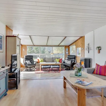Ingebritt - 1-5km From The Sea By Interhome